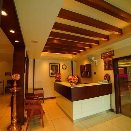 Lalitha Inn Гуруваюр Экстерьер фото