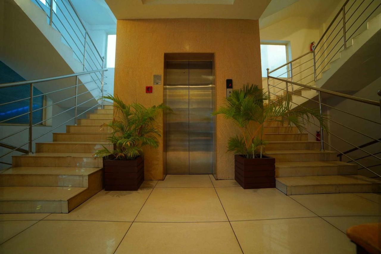 Lalitha Inn Гуруваюр Экстерьер фото