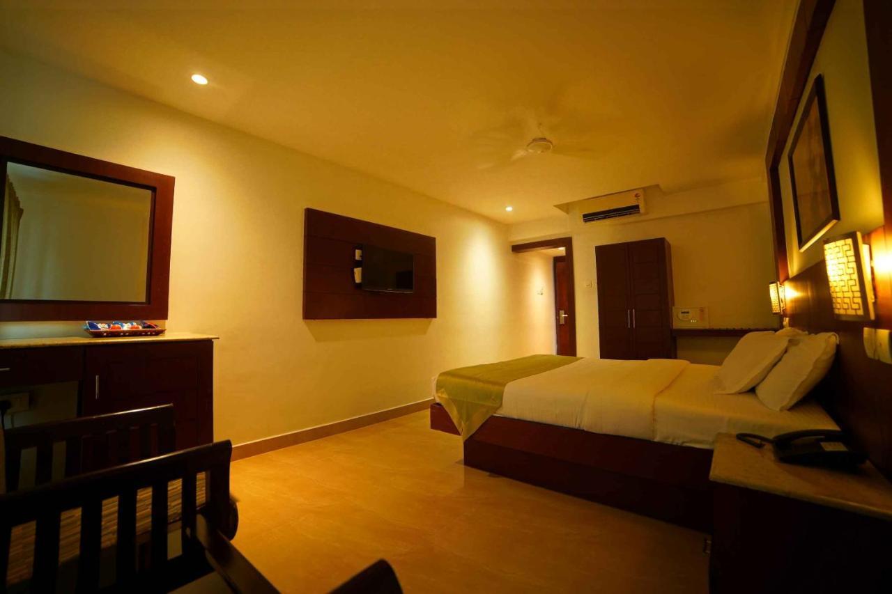 Lalitha Inn Гуруваюр Экстерьер фото